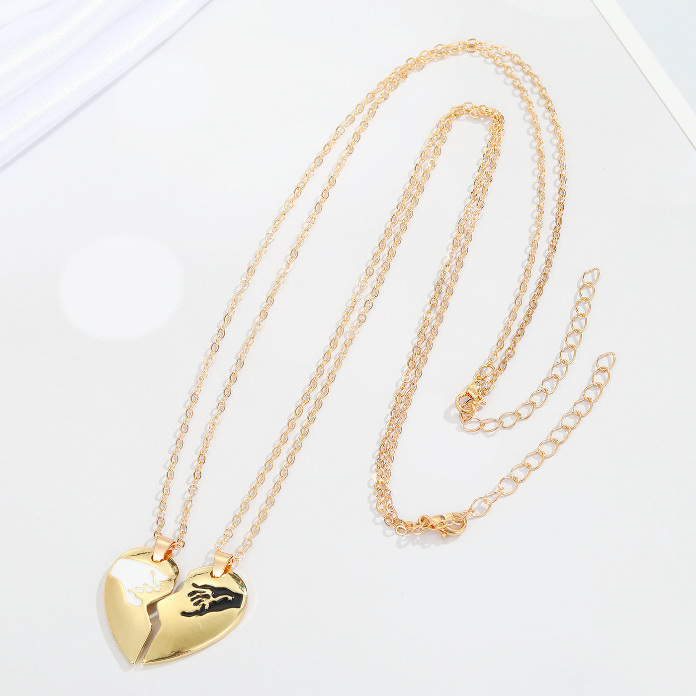European And American Cross-border Jewelry New Fashion A Love Heart Necklace Creative Stitching Two-color Metal Clavicle Chain For Men And Women